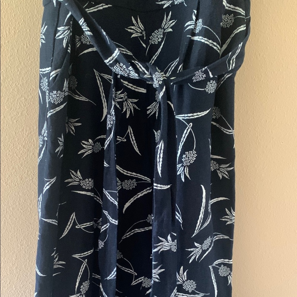 Ann Taylor Monochrome Floral Jumpsuit Size 10P - Picture 4 of 8